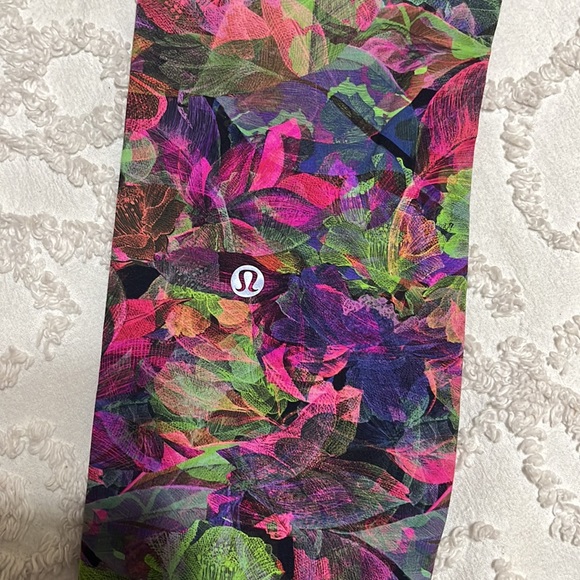 Lululemon Wunder Train Tight - Picture 4 of 5